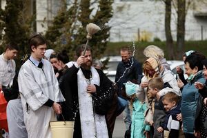 23 апреля: освящение куличей в  Кафедральном соборе Христа Спасителя в Калининграде