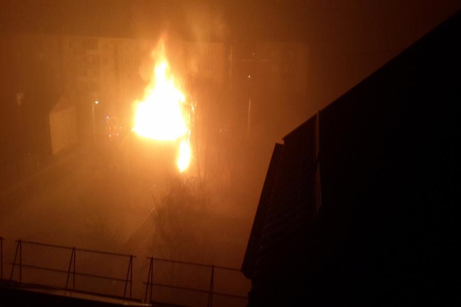 На ул. Красносельской сгорел дом (фото)