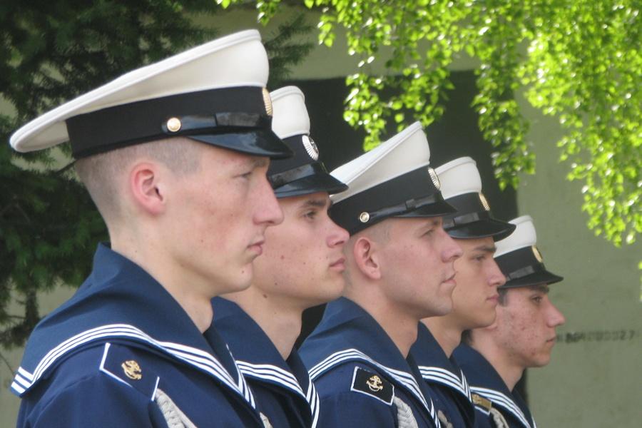 Конец смутных времен: Балтийскому военно-морскому институту вернули собственное знамя