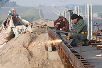 Правительство РФ допустило иностранные компании к строительству дорог