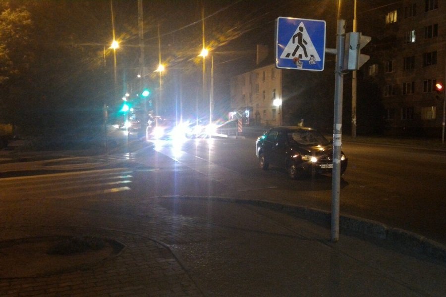 На ул. Горького в Калининграде накануне поздно вечером сбили велосипедиста (фото)