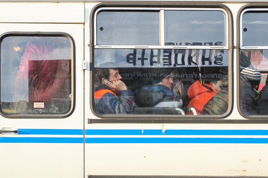 Уборка к празднику: в Калининграде у Центрального рынка вновь ловили мигрантов