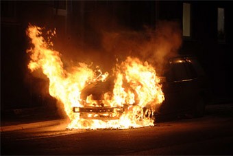 Ночью в Черняховске сгорел микроавтобус, в Гвардейске — легковушка