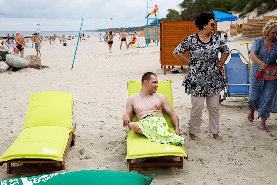 «Счастье, реальное счастье»: в Зеленоградске открылся первый в области пляж для инвалидов