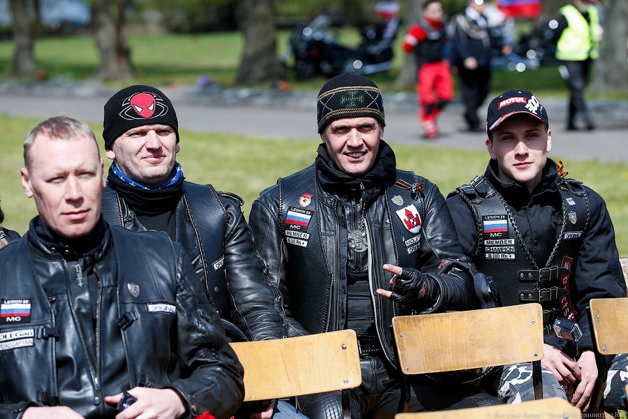 Российские байкеры в Польше: в Бранево почтили память павших солдат
