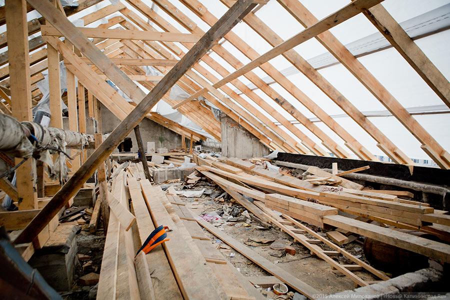 Мокрый старт: ремонт домов к ЧМ-2018 в Калининграде начался с дырявой крыши