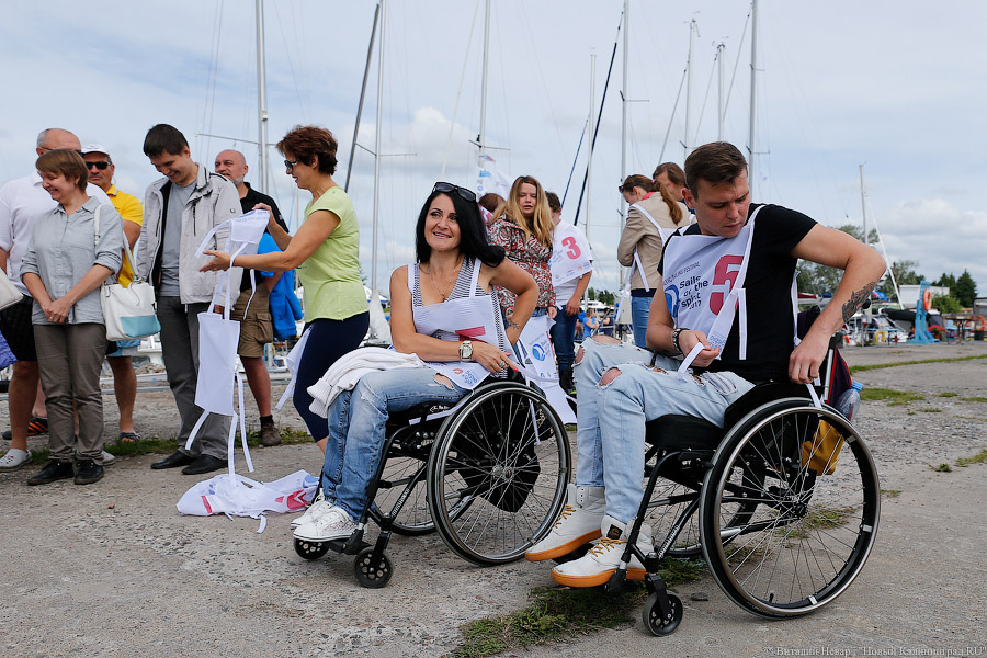 «Паруса духа»: как в Калининградском заливе инвалиды в регате побеждали