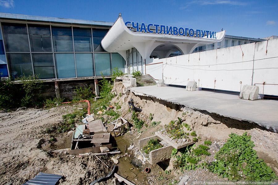 Мёртвая точка: аэропорт «Храброво» до сих пор стоит в руинах