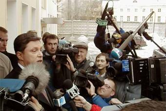 ЦИК официально снял Явлинского и Мезенцева с предвыборной гонки 