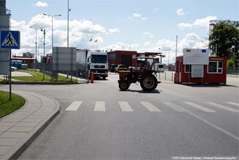 Литва: легковые автомобили еще проверяют детально, но очередей на границе нет