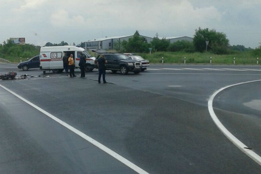 Очевидцы сообщают о ДТП с участием скутера на берлинском шоссе (фото)