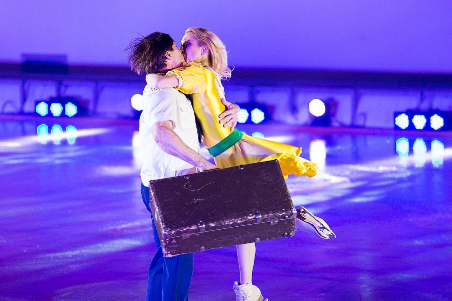 «Не валяй дурака, Америка!»: Юлия Липницкая и Максим Ковтун вышли на лёд в Калининграде