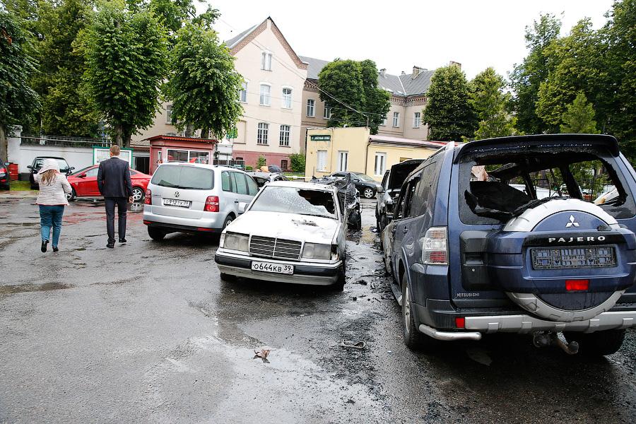 Охранник: машину Косенкова взорвали двое мужчин в масках (фото)