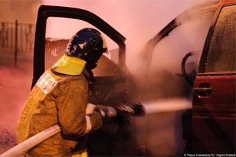 Цуканов про ночные поджоги машин: «У нас — как боевые действия»