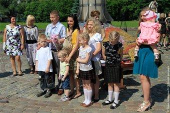 В Калининграде решено платить прожиточный минимум семьям с 3 детьми
