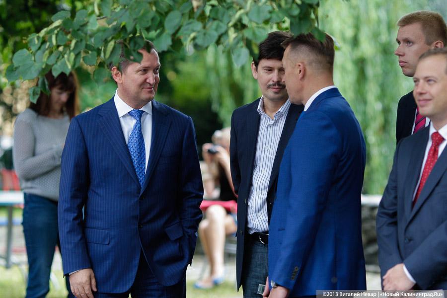 Сын за отцом: министр сельского хозяйства Николай Федоров посетил область