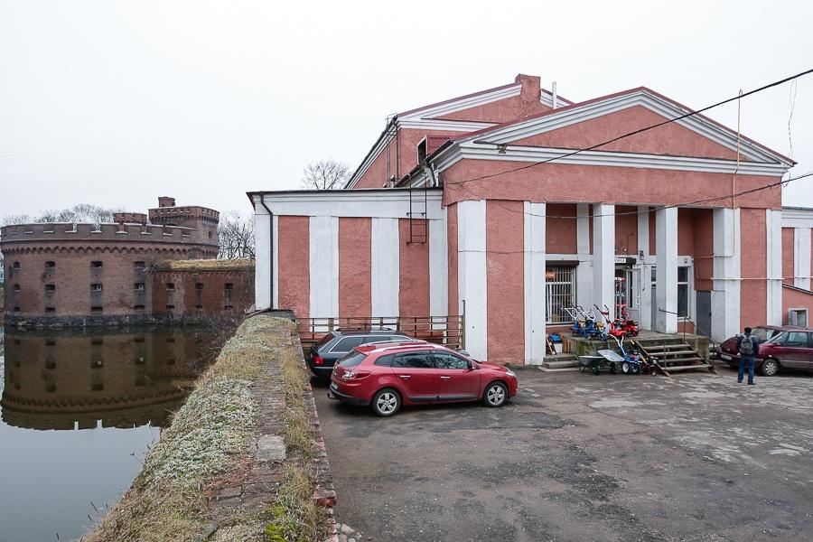 Ужасные склады: питерская студентка предложила реконструировать ул. Баранова