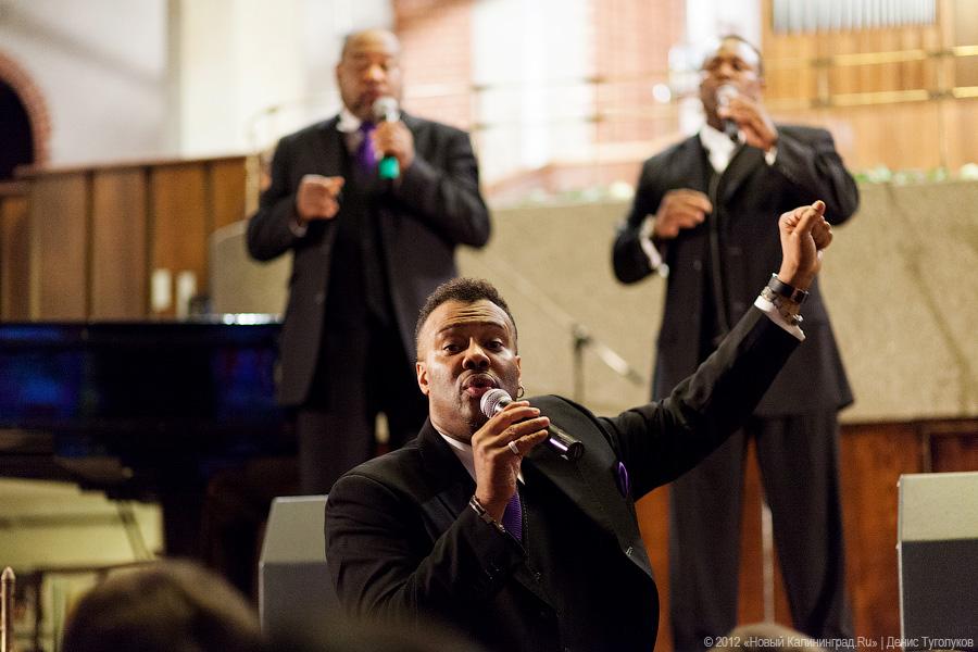 «Из Соединенных Штатов с любовью»: фоторепортаж с концерта «The Brotherhood Singers»