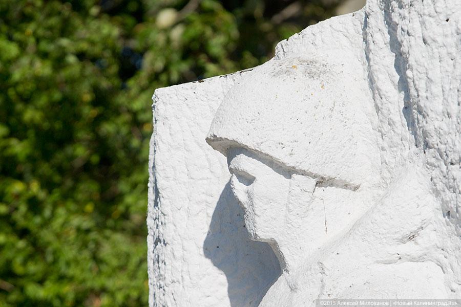 «Невечная память»: что осталось от монумента в Пененжно (фото)