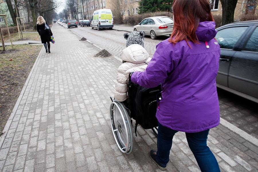 «Так и живем!»: как повернуть водителей троллейбусов Калининграда лицом к инвалидам