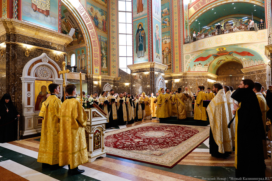 От заката до рассвета: патриарх Кирилл провёл богослужение в Калининграде (фото)