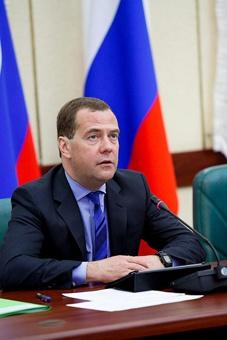 Медведев дал ведомствам 12 поручений по развитию ОЭЗ в Калининградской области