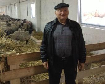 Юрий Лужков начал разводить овец в Калининградской области 