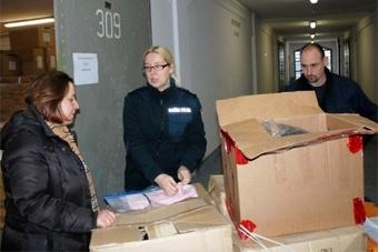В Гдыне таможенники раздают контрабандные товары благотворительным организациям