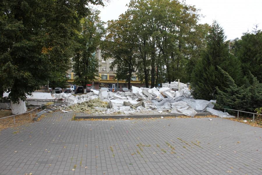 В центре Калининграда снесли церковную лавку (фото)