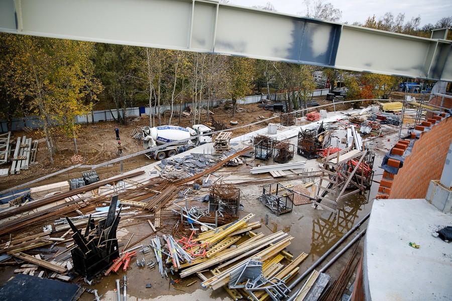 Три калеки: строительство Театра эстрады в Светлогорске притормаживает