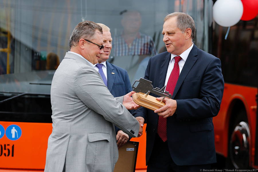 Оранжевое счастье: Калининграду передали 100 новых автобусов МАЗ (фото)