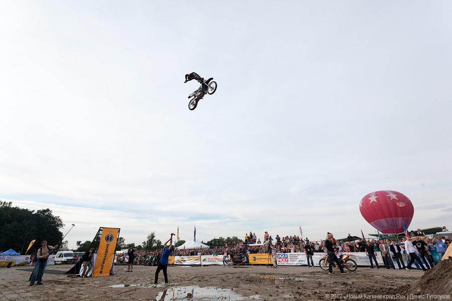 «Летающие „ферзи“»: фоторепортаж с фестиваля экстремальных видов спорта