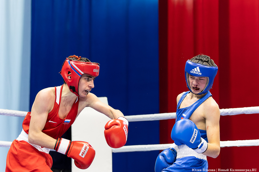 Работа над ошибками: в Калининграде провели международные соревнования по боксу (фото)