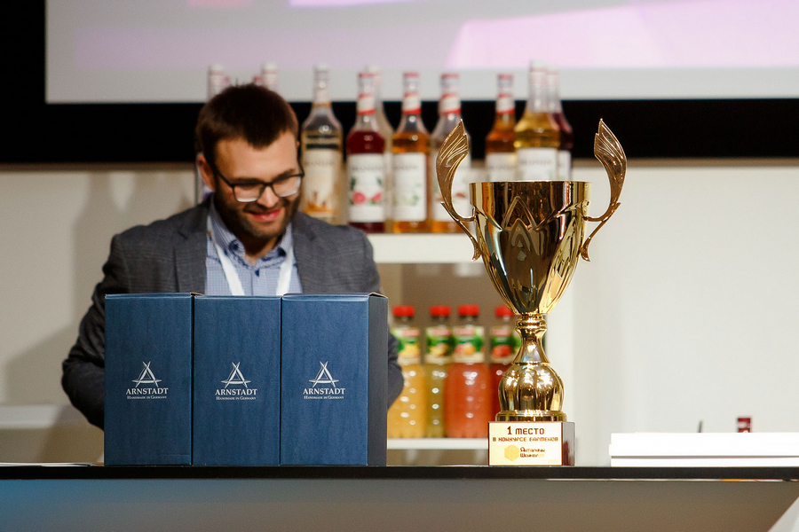Лучшего бармена Калининграда определили на конкурсе «Янтарный Шейкер-2022»