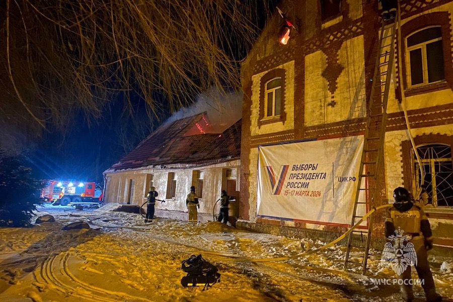 В Нестеровском районе сгорел Дом культуры, признанный одним из лучших в области (фото)