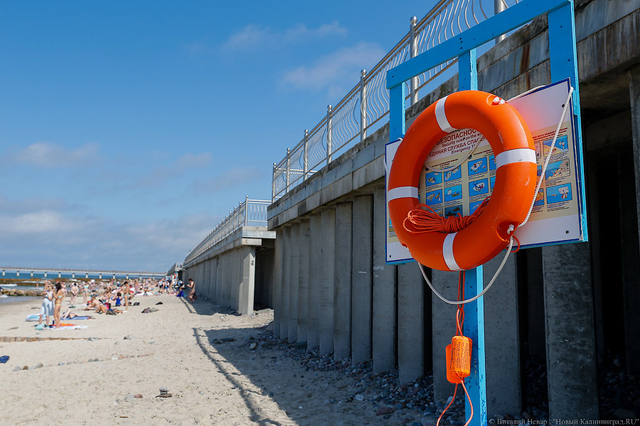 Спаси себя сам: кто отвечает за безопасность людей на пляже в Зеленоградске