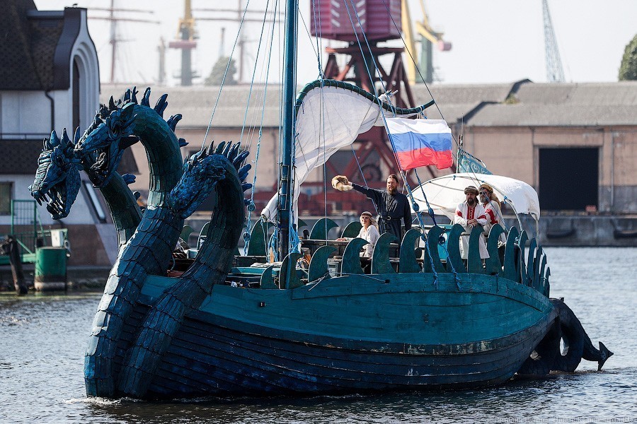 В Калининград пришел «Змей Горыныч». Мы побывали в его «чреве» (фото) (видео)
