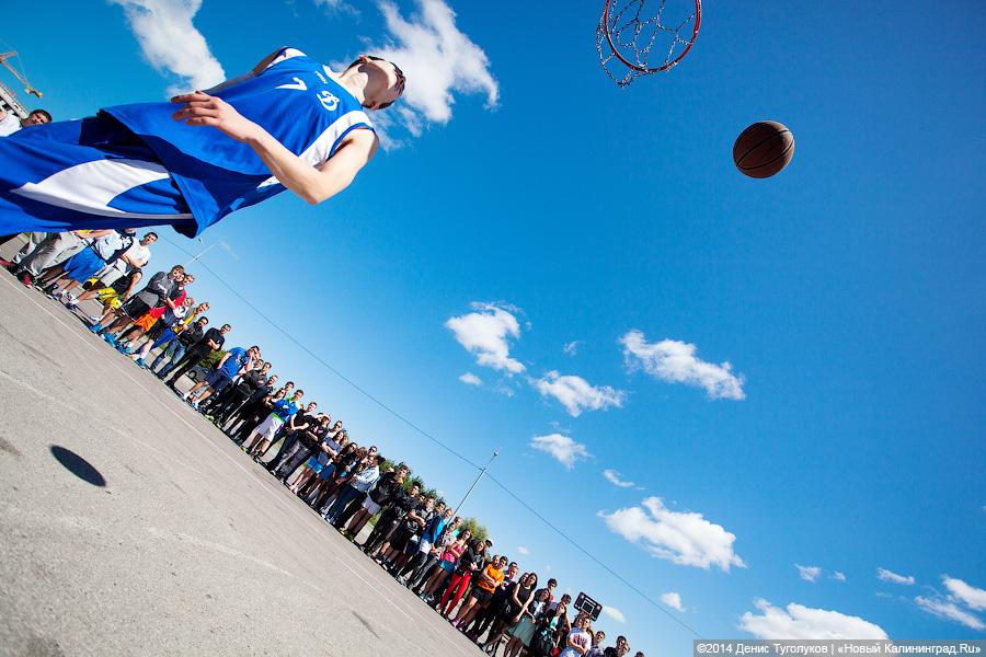 В свободном доступе: где в Калининграде летом можно бесплатно погонять мяч