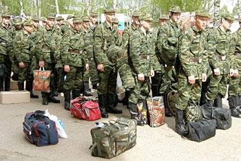Треть россиян считает допустимым уклонение от службы в армии
