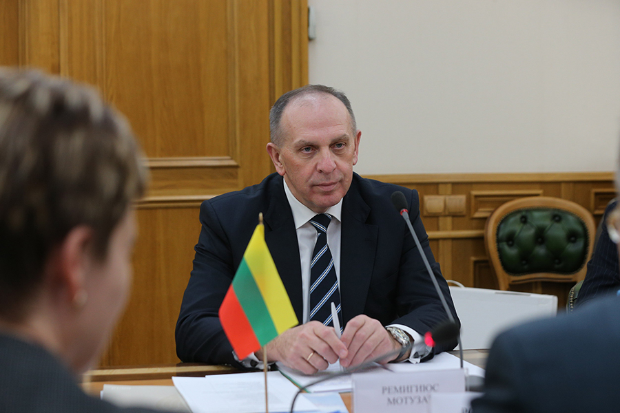 «Губернаторы боятся»: Николай Цуканов не пришел на встречу с послом Литвы