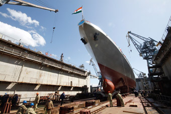 Завод "Янтарь": адмирал Индии остался доволен ходом работ