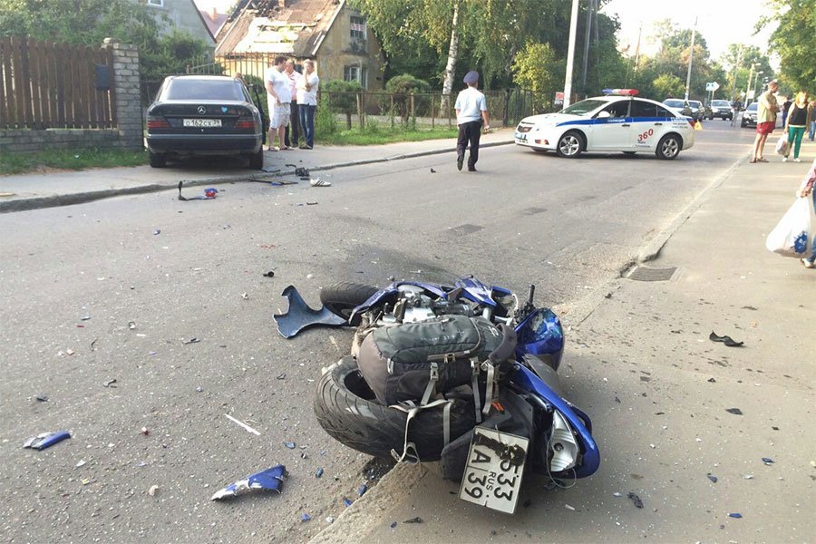 В Калининграде погиб 22-летний мотоциклист (фото 18+)