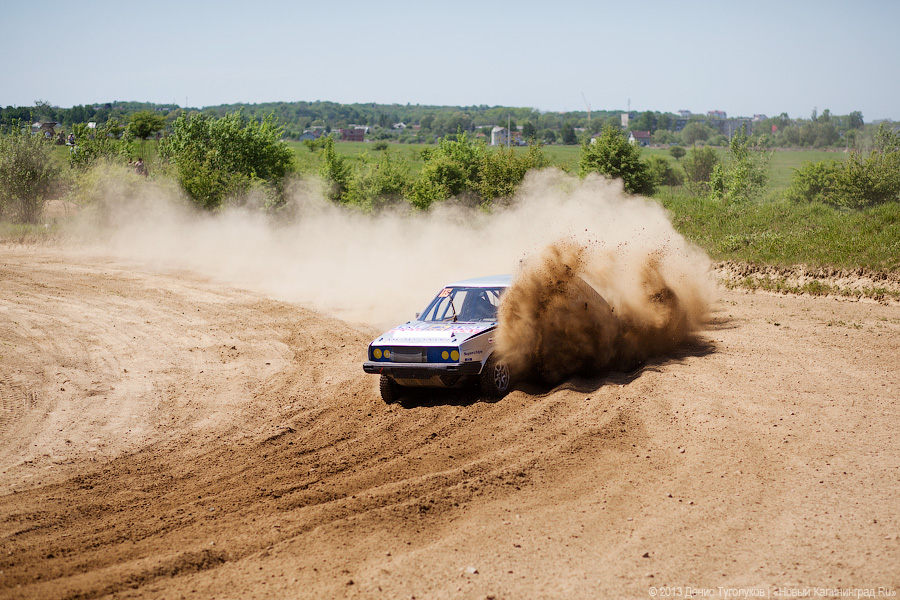 «С шумом и пылью»: фоторепортаж с соревнований по автокроссу