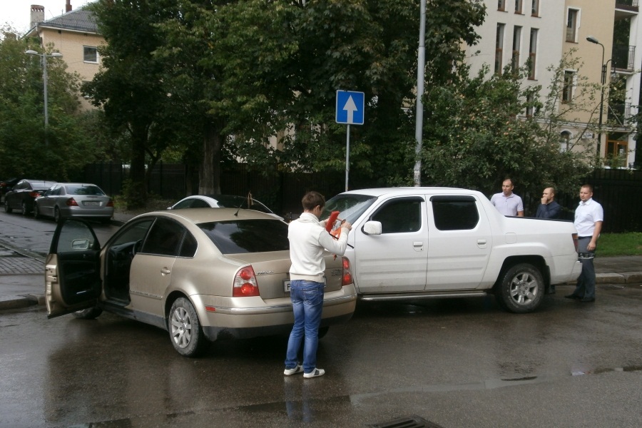 В Калининграде из-за аварии затруднено движение в сторону Ленпроспекта (фото)