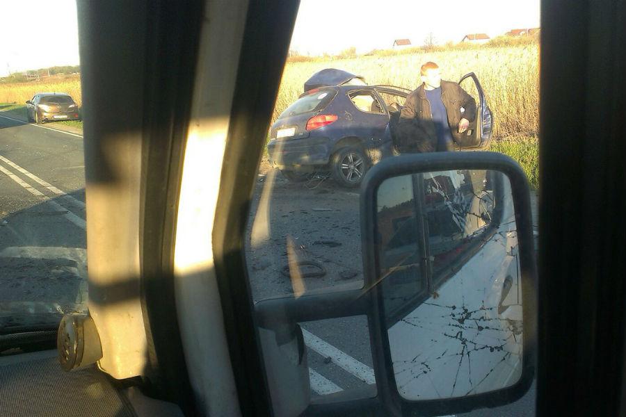 В Калининграде «в лобовую» столкнулись грузовик и легковушка, погиб водитель (фото)