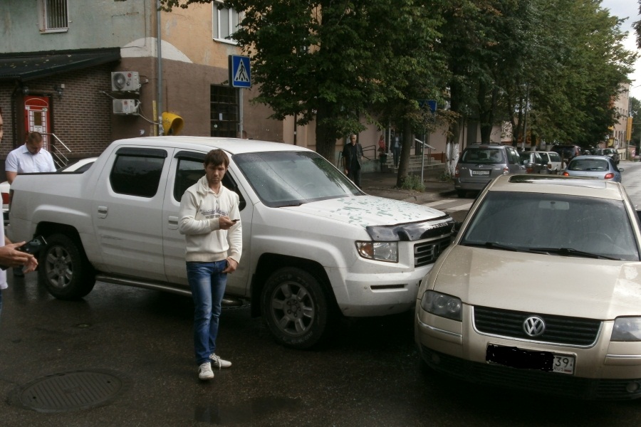 В Калининграде из-за аварии затруднено движение в сторону Ленпроспекта (фото)