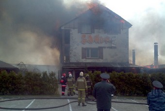При пожаре в комплексе «Баньки» было эвакуировано 10 человек, никто не пострадал