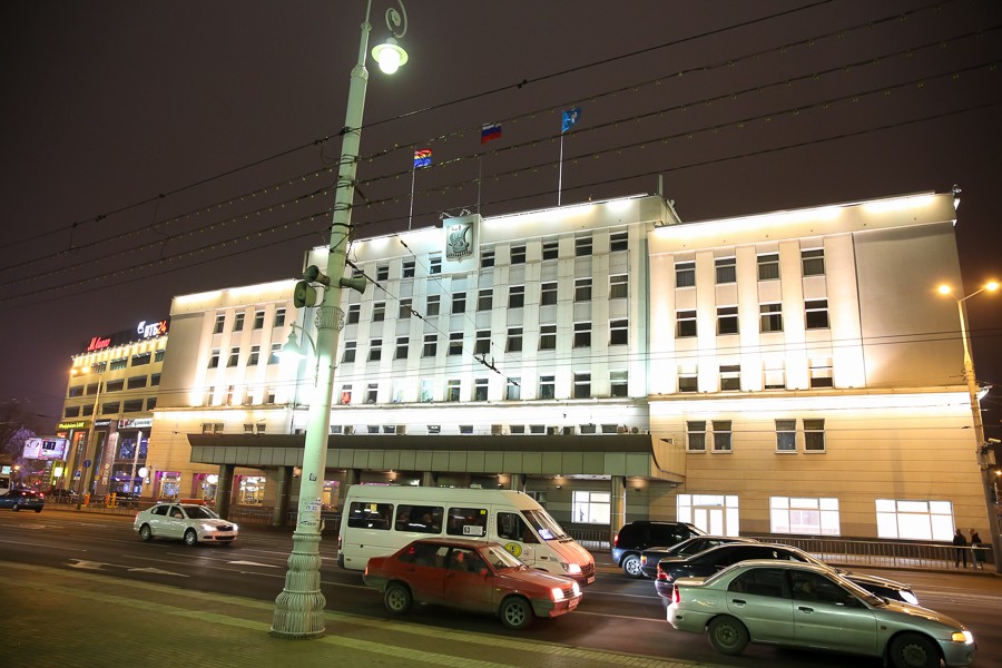 Маслов: мэрия, областные управления ФСБ и МВД украшают Калининград