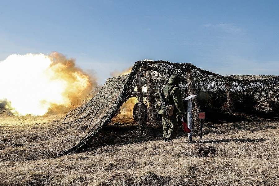 «Стреляют...»: учения на артиллерийском полигоне (фото)