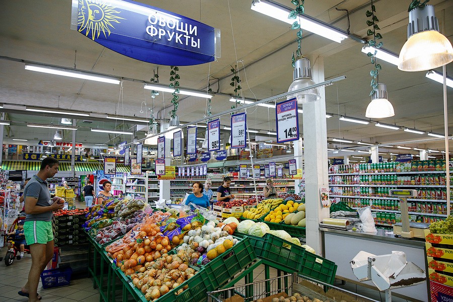 С голоду не умрем: можно ли найти российские продукты в калининградских супермаркетах
